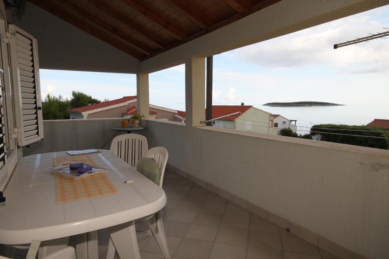 Apartments By The Sea Milna, Vis - 8896 Kültér fotó