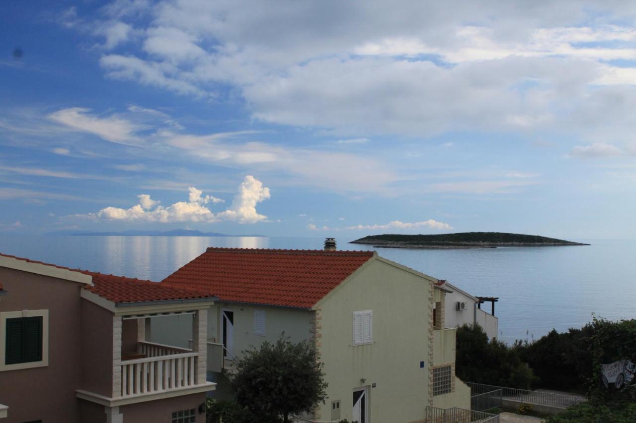 Apartments By The Sea Milna, Vis - 8896 Kültér fotó