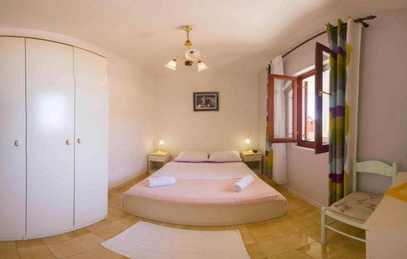 Apartments By The Sea Milna, Vis - 8896 Kültér fotó