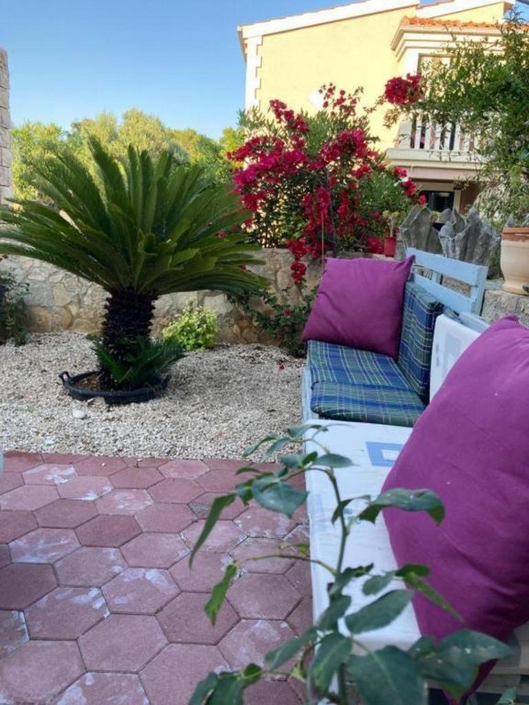 Apartments By The Sea Milna, Vis - 8896 Kültér fotó